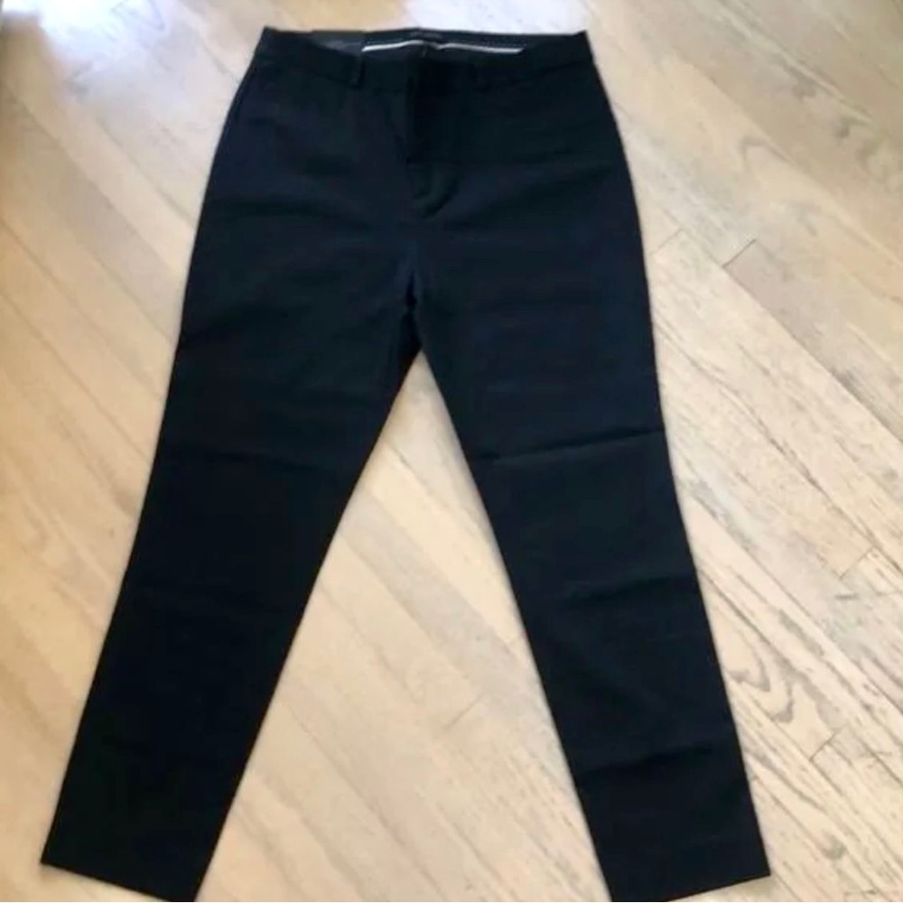 Banana Republic Sloan in Black Power Stretch
Slim Ankle Crop Pants 10 - new tags
